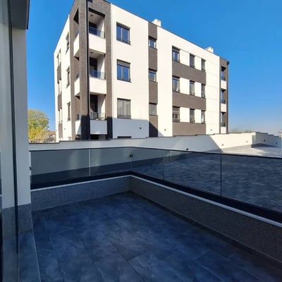 Аренда новой 2-комнатной квартиры, 54 м², Земун, Белград, Сербия